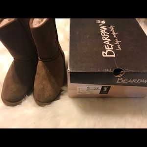 Bearpaw boots - brand new size 3